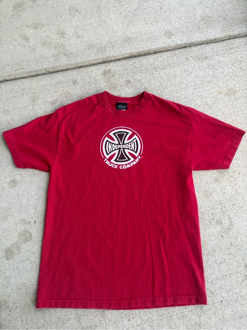 Rare Vintage Y2K Independent Truck Company skateboard tee NHS tag Large